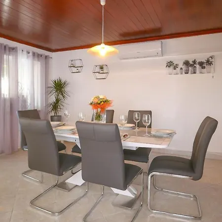 Lany Апартаменты *