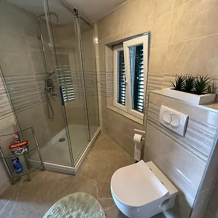 Lany Апартаменты Mravince