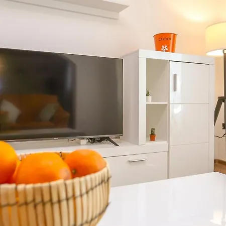 Lany Apartment Mravince