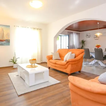 Lany Appartement Mravince